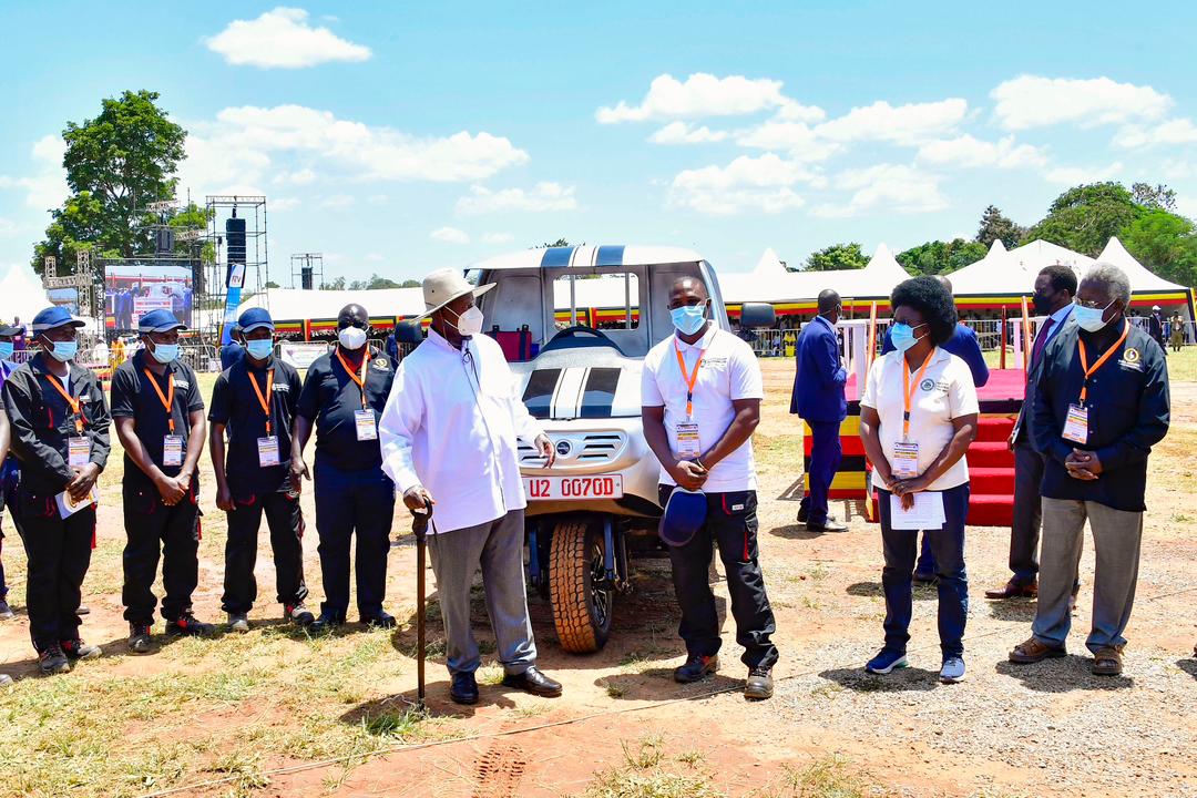 BingwaSolutions's tweet photo. 𝐏𝐈𝐂𝐓𝐔𝐑𝐄𝐒

The President of Uganda @KagutaMuseveni launches the @BingwaSolutions.

#UgAt61 #MadeInUganda #UGTusimbudde23 https://t.co/00B0qwOQQg