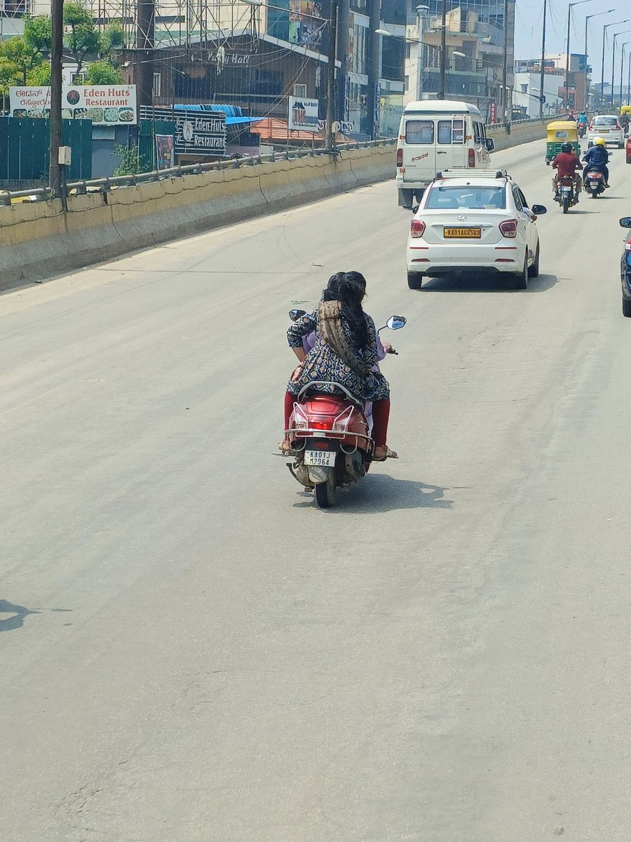 No helmet proper not driving Marathahalli to silk board main road