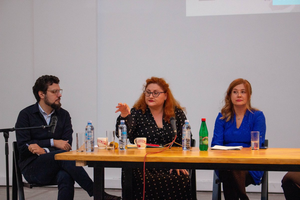 🗣 Nemanja Džuverović , at the Balkan Talks on War and Peace, elucidated how a local approach to International Relations and the #balkanpeaceindex itself can be employed to reclaim knowledge production about the region.

#BPI
#MIND
#programideje
#fondzanauku