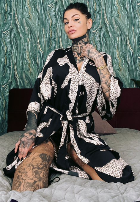 Love it to be a Lady&hellip;Undress me! https://t.co/fRx99oSJgv