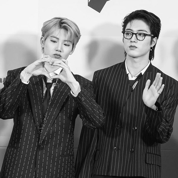 forharukyu's tweet photo. harukyu in suit🖤 https://t.co/1MQAc4nxhS