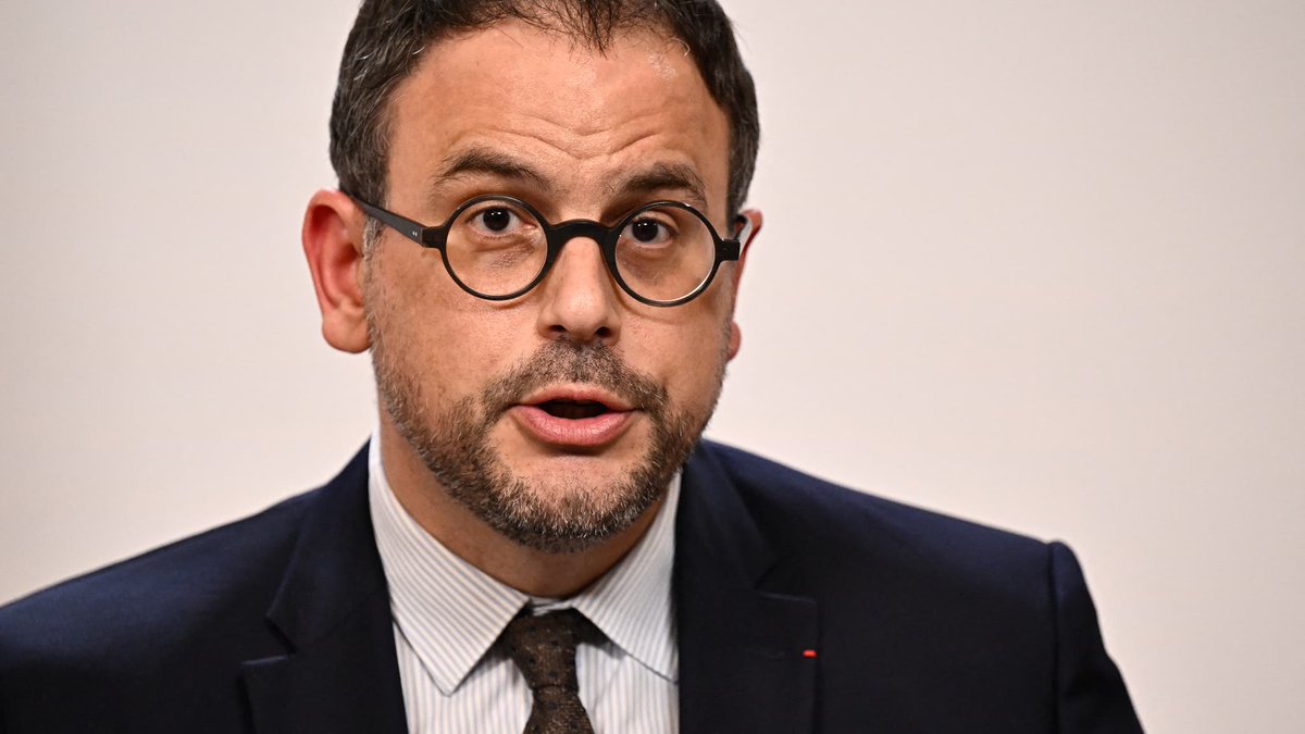 f_philippot's tweet photo. Pétition nationale pour la démission du ministre de la Santé Aurélien #Rousseau !

Ses gravissimes mensonges sur l’absence totale d’#EffetsSecondaires de l’injection covid ne passent pas ! Trop d’émoi, trop de colère, trop de souffrances, trop de tromperies !

Les plaintes sont là. Sa #démission doit maintenant venir, et vite ! 
➡️ Signer et partager : https://t.co/ZiNhZm9usR