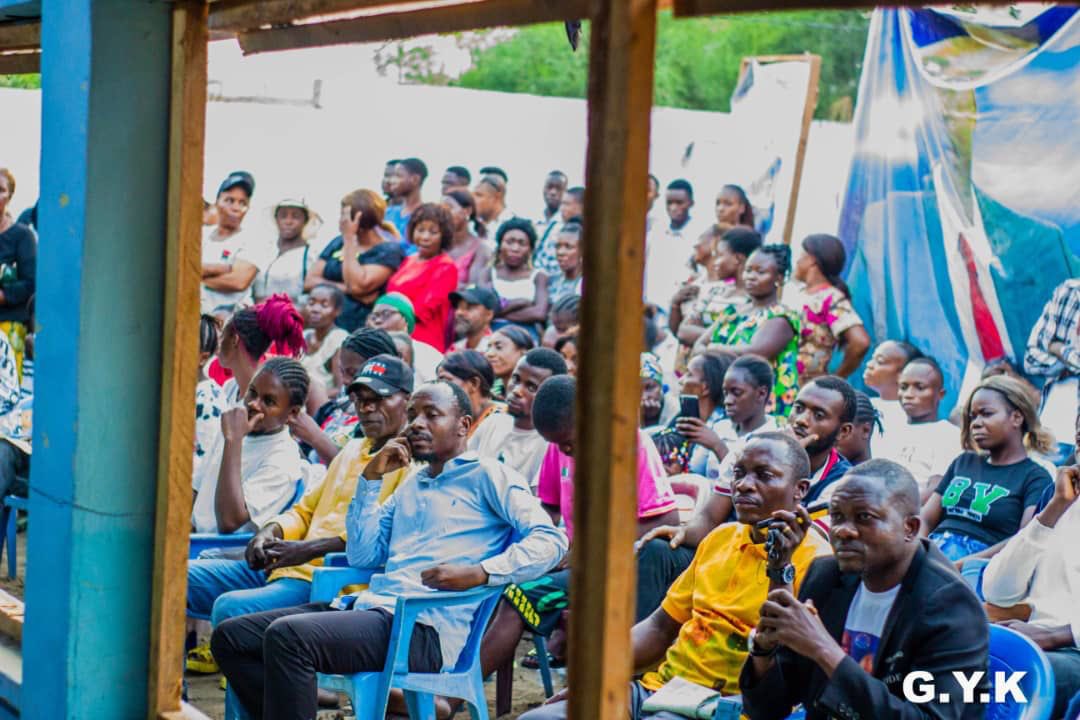 central_sage's tweet photo. Le joker 🃏 de lukunga en harmonie avec un échantillon de sa base de #KINDELE ont organisé un culte d’action de grâce à KINDELE en prélude de la campagne électorale..
@sghyves #YVES_KITUMBA La carte qui gagne https://t.co/S1pwkkNanH