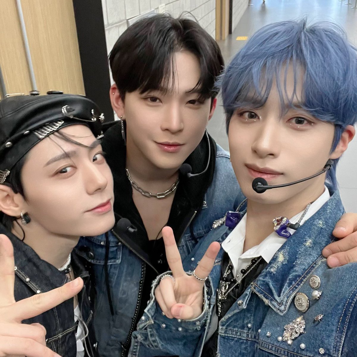 official_ONEUS's tweet image. [#원어스]

✨원어스 더쇼 초이스 1위 후보✨

💙 스타 플래닛 앱 다운로드 후
5회까지 투표가 가능하오니 
'원어스 Baila Conmigo'
에 많은 투표 부탁드려요 💙

📍 Android
✔️ bit.ly/3roEjgy

📍 IOS
✔️ apple.co/3roWLpx 

#ONEUS #La_Dolce_Vita 
#Baila_Conmigo