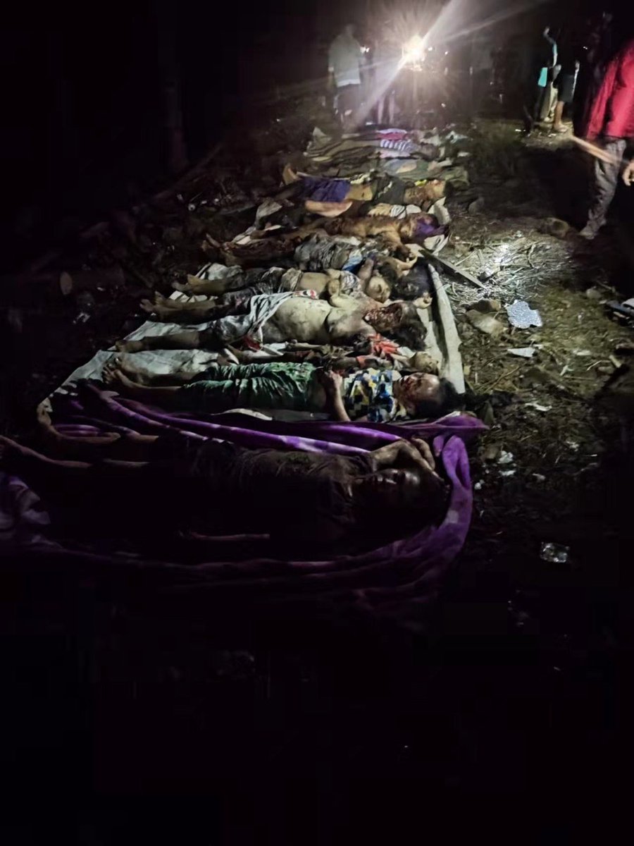 Last night airstrikes by the military junta killed nearly 30 and many injured, mostly women and children from a IDP camp in Laiza, Kachin State. 

I will do everything in my power to hold junta accountable for continued atrocities against the civilians.
#WhatsHappeningInMyanmar