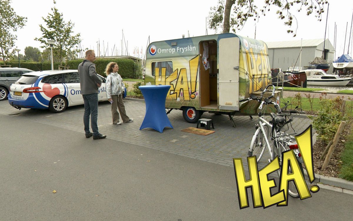 OmropHea's tweet photo. By de #Hea!-caravan yn #Heech komme wer moaie ferhalen foarby. Wat is de Joazefmerk en wa is dy talintfolle jonge drummer? #OmropFryslân https://t.co/7KREOe8Y9n
