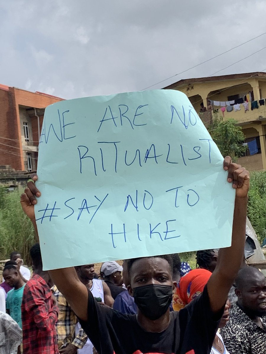 wrldmujib_'s tweet photo. UPDATE ON MAPOLY  PROTEST 
Day 2️⃣ of MAPOLY PROTEST 
#Mapolyacceptancesfeehike
#Savemapoly https://t.co/LRN0itN5Hc