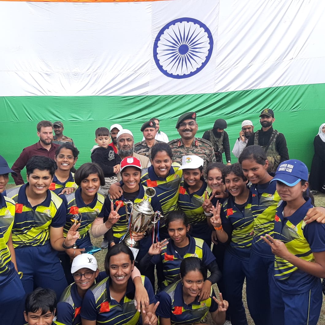 sarang_gosavi's tweet photo. Women team in Lolab...none ever imagined ... and when Pune won ..they gave the trophy to Lolab girls for their dedication and sports ... all historical !!
#sportsforeveryone
@adgpi @aseemfoundation @aparanjape @maha_governor @nitingokhale @NorthernComd_IA https://t.co/4j1Cqjp25s