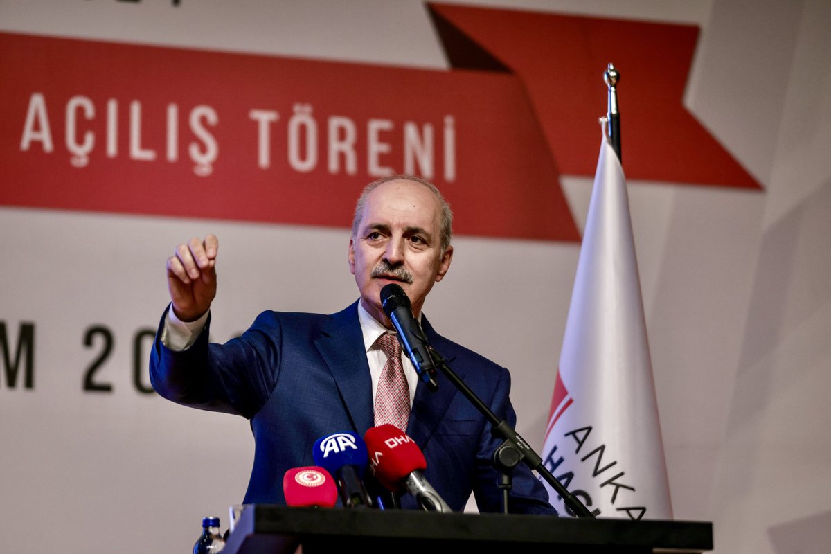 TBMMresmi's tweet photo. Türkiye Büyük Millet Meclisi Başkanımız Numan Kurtulmuş, Ankara Hacı Bayram Veli Üniversitesi 2023-2024 Akademik Yılı Açılış Töreni'nde akademisyenlerle ve öğrencilerle bir araya gelerek "Türkiye'yi Yarınlara Taşımak" başlıklı Açış Dersi’ni gerçekleştirdi. https://t.co/Drjom2lSnM