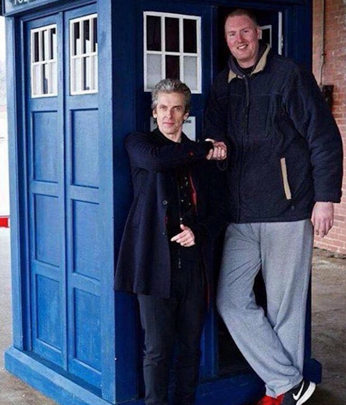 brinatello's tweet photo. In the #DoctorWho episode, #BeforeTheFlood, the #TwelfthDoctor encountered two aliens played by two talented actors: #TheFisherKing was #NeilFingleton and #AlbarPrentis (the Tivolian) was #PaulKaye. Neil sadly passed away February 25, 2017 from cardiac heart failure. He was 36. https://t.co/BuFHUyx9Wy