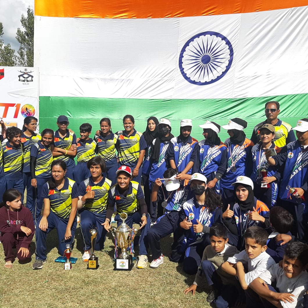 sarang_gosavi's tweet photo. Women team in Lolab...none ever imagined ... and when Pune won ..they gave the trophy to Lolab girls for their dedication and sports ... all historical !!
#sportsforeveryone
@adgpi @aseemfoundation @aparanjape @maha_governor @nitingokhale @NorthernComd_IA https://t.co/4j1Cqjp25s