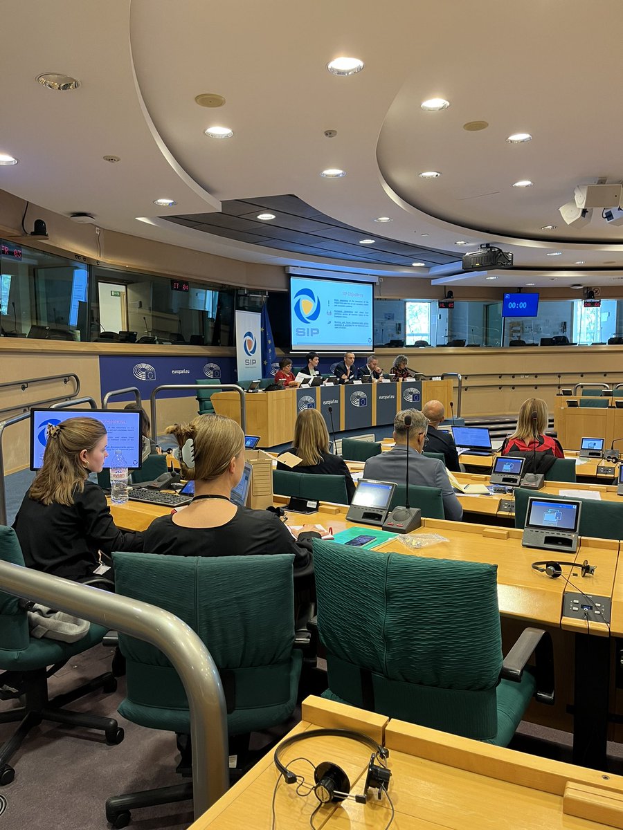 Sam Kynman tweet media