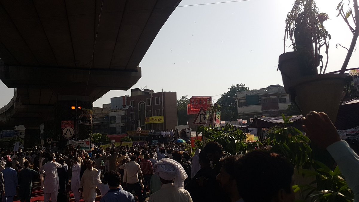 AsifDefender125's tweet photo. #چلو_چلو_لاہور_چلو https://t.co/8hnIoPxR3T