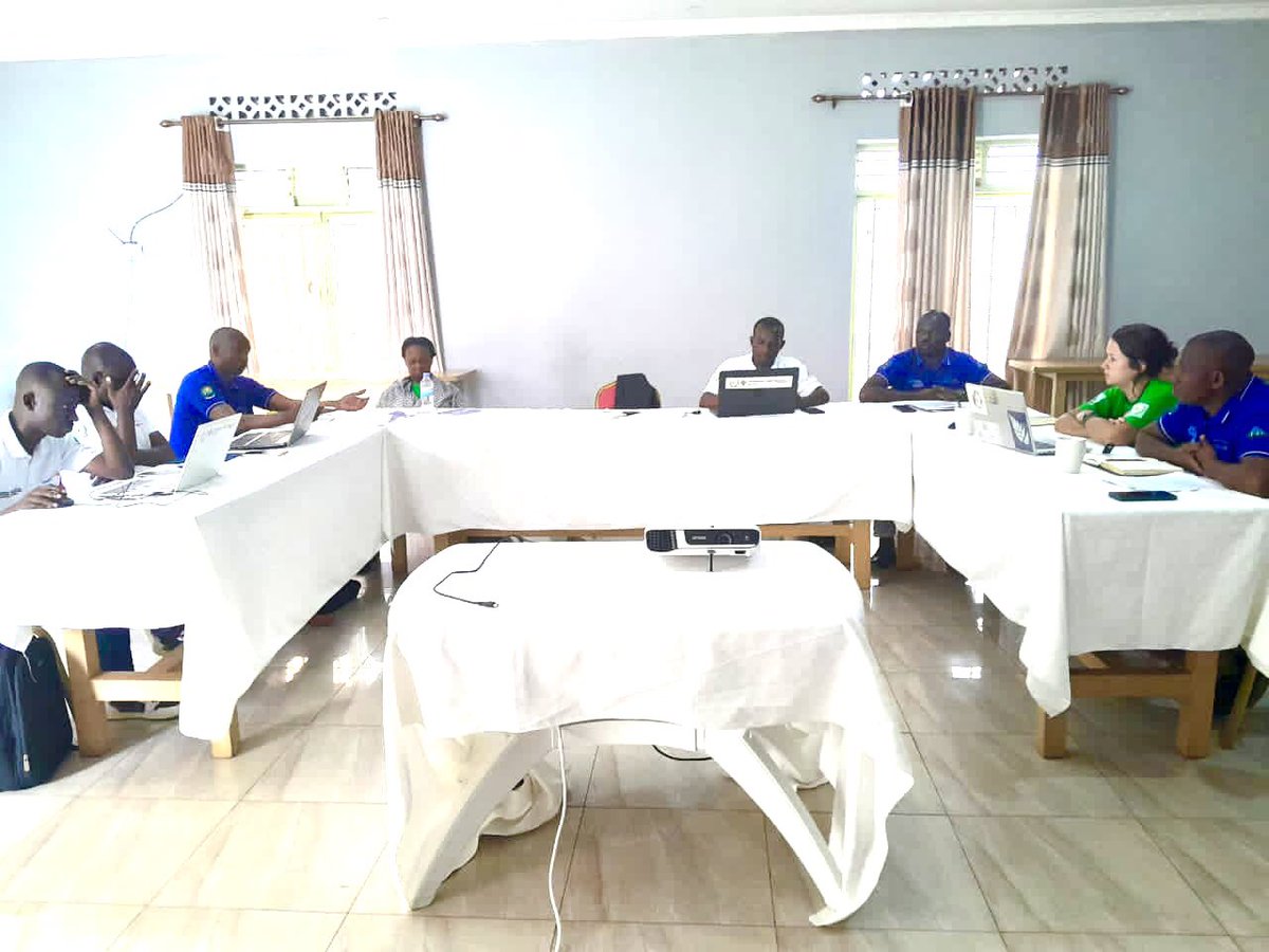 ardekubaho_rw's tweet photo. Today in @Kamonyi all staff involved in #FOCAD had a steering committee alongside Alba from @medicusmundi , to evaluate the progress and status of on going activities as well as readjusting upcoming activities. https://t.co/8kULQigcPC