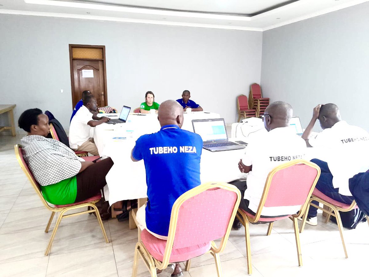ardekubaho_rw's tweet photo. Today in @Kamonyi all staff involved in #FOCAD had a steering committee alongside Alba from @medicusmundi , to evaluate the progress and status of on going activities as well as readjusting upcoming activities. https://t.co/8kULQigcPC