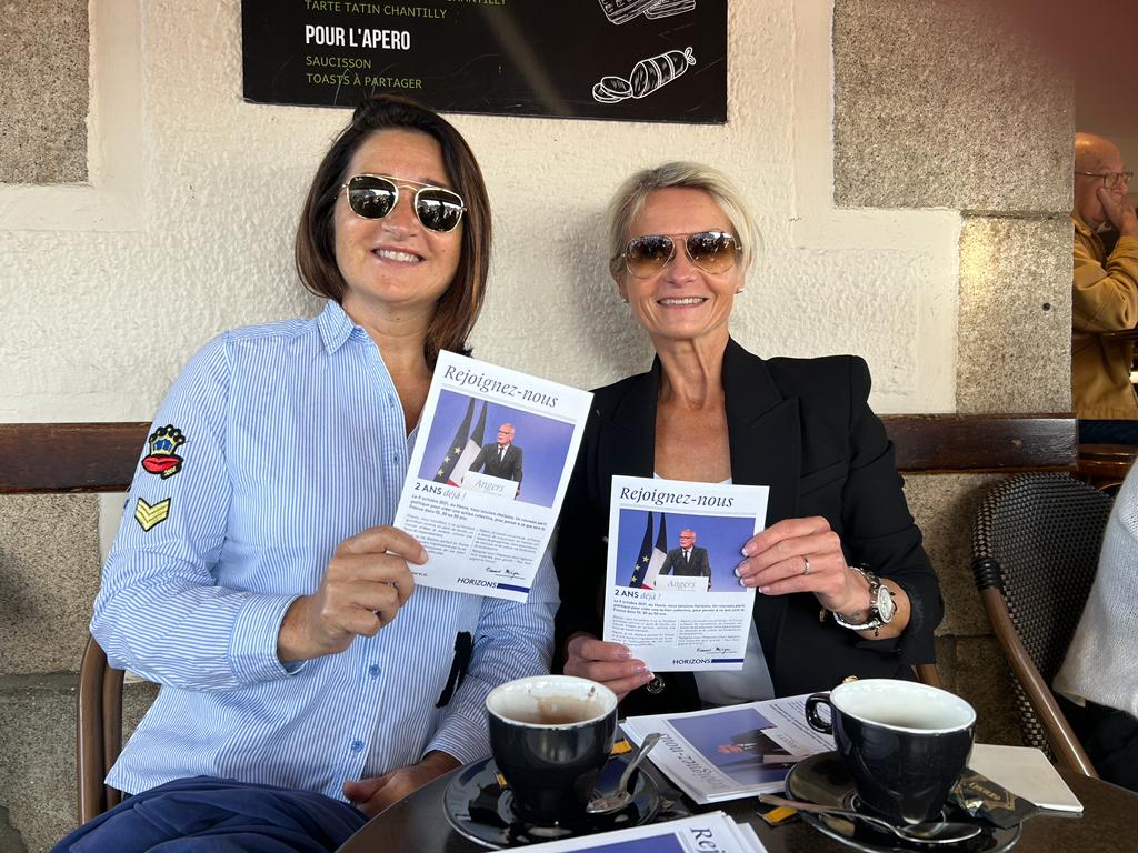 KarineGuguen's tweet photo. On prolonge le Week-end 🌞 sur le terrain ce matin, de bonne heure et de bonne humeur.😃
@HorizonsLeParti Côtes-d'armor au marché de #Paimpol
🔷️ Des échanges encourageants avec bienveillance.
#Horizons2Ans
#Horizons @EPhilippe_LH @AvecEdPhilippe https://t.co/yqd9y6rjLf