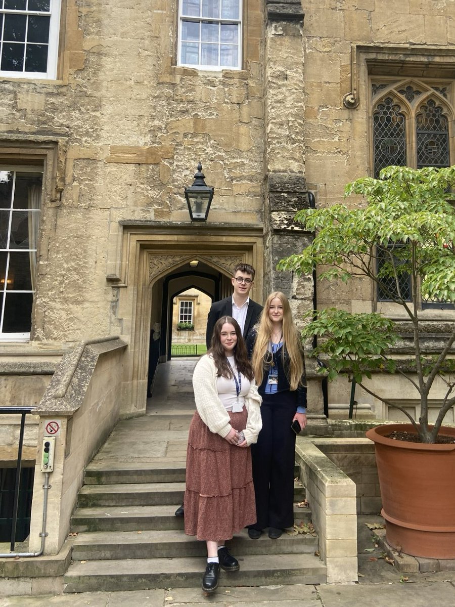 walton_academy's tweet photo. At Walton Academy, we nurture dreams and ambition. Our partnership with Oxford Next Gen supports students aiming for Oxford. Year 12 students recently visited Oxford for their super-curricular project. Thanks to all involved! #WaltonAcademy #OxfordNextGen #LincolnOuteach https://t.co/HQpIFfoXRG