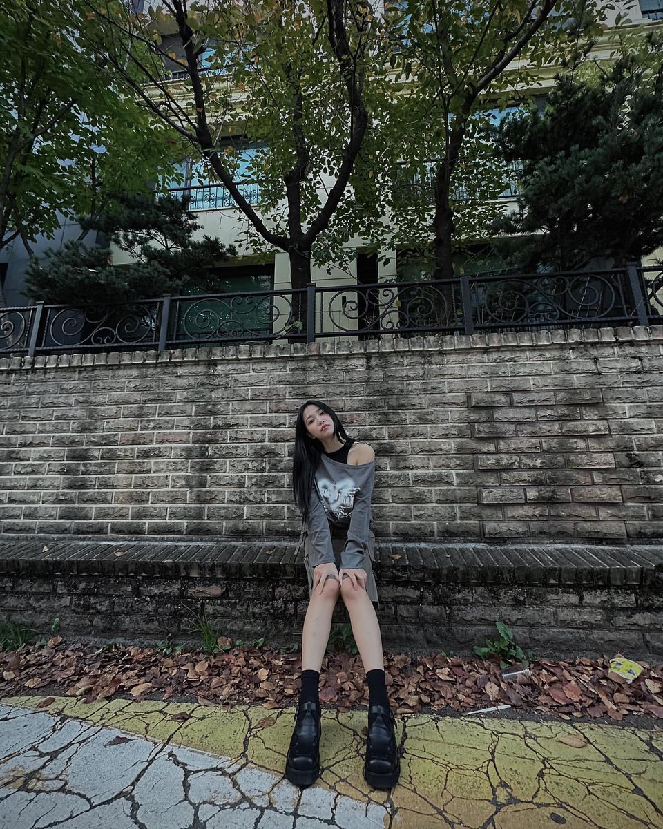 yeristgrm's tweet photo. [INSTAGRAM POST] - 6P

🍁🌲🍁🌲🍁🌲🍁
https://t.co/0ge8BYDy2k

@RVsmtown #RedVelvet #레드벨벳 #Yeri #예리 #TRF2022 
231010 · 18:55:12 KST https://t.co/aY9s9Yo2RO