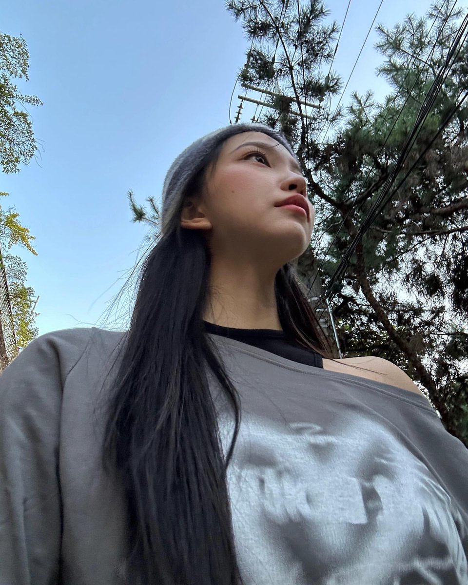 yeristgrm's tweet photo. [INSTAGRAM POST] - 6P

🍁🌲🍁🌲🍁🌲🍁
https://t.co/0ge8BYDy2k

@RVsmtown #RedVelvet #레드벨벳 #Yeri #예리 #TRF2022 
231010 · 18:55:12 KST https://t.co/aY9s9Yo2RO