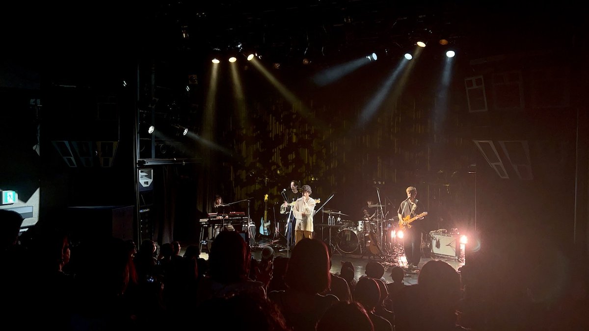 spice_mu's tweet photo. 【ライブレポート】
Asilo「みなさんをもっと大きな舞台に連れていきたいなと思っています」　1stワンマン・渋谷WWW公演をレポート

#Asilo https://t.co/cccGEEr9Jf https://t.co/qrYB0S96vm
