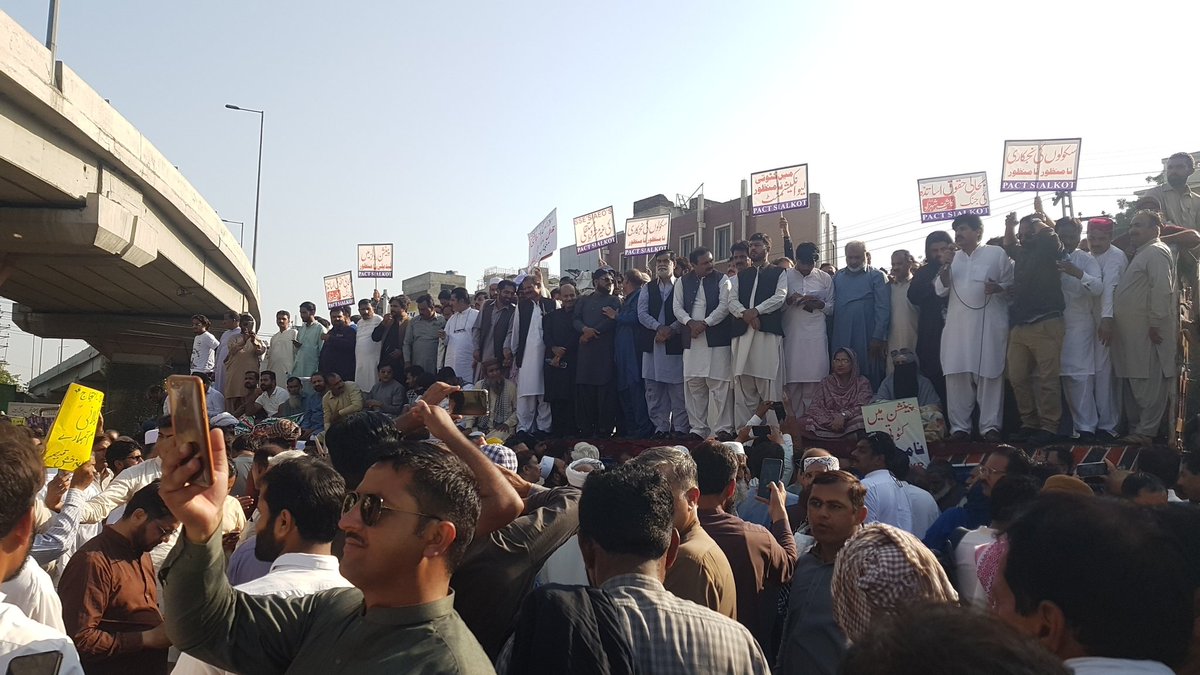 AsifDefender125's tweet photo. #چلو_چلو_لاہور_چلو https://t.co/UspxlfKRze