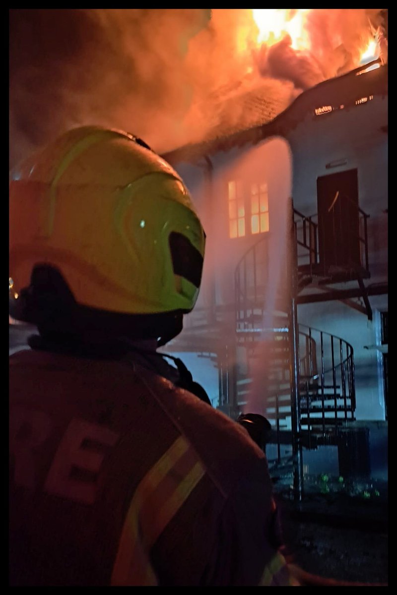 Crews from @LondonFire on scene last night tackling a 10 pump fire. The Rising Sun public house on Greenford Road, Harrow.