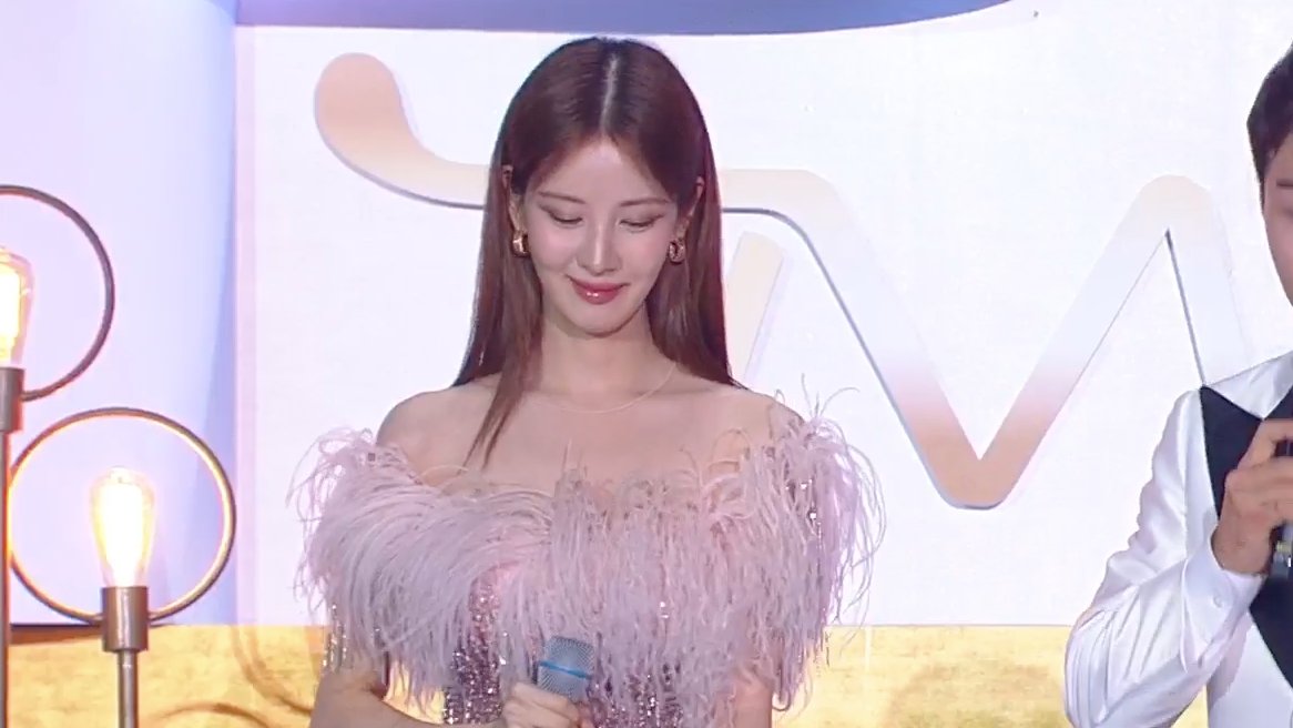 Seohyun News tweet media