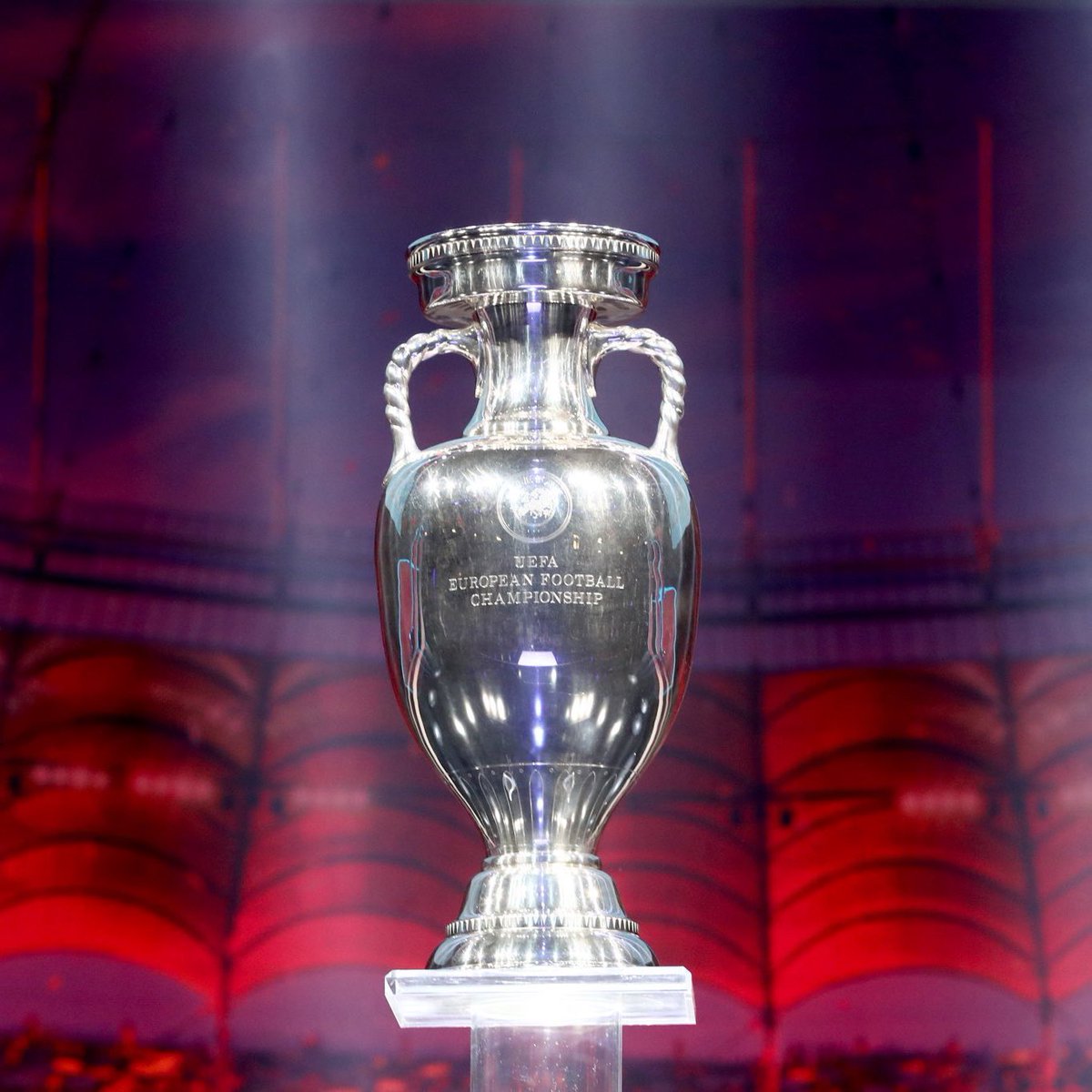 IrishPropaganda's tweet image. 🇮🇪| It’s official, the European Championship will be hosted in Ireland and the UK in 2028

UEFA just confirmed the news

COYBIG 💚🏆