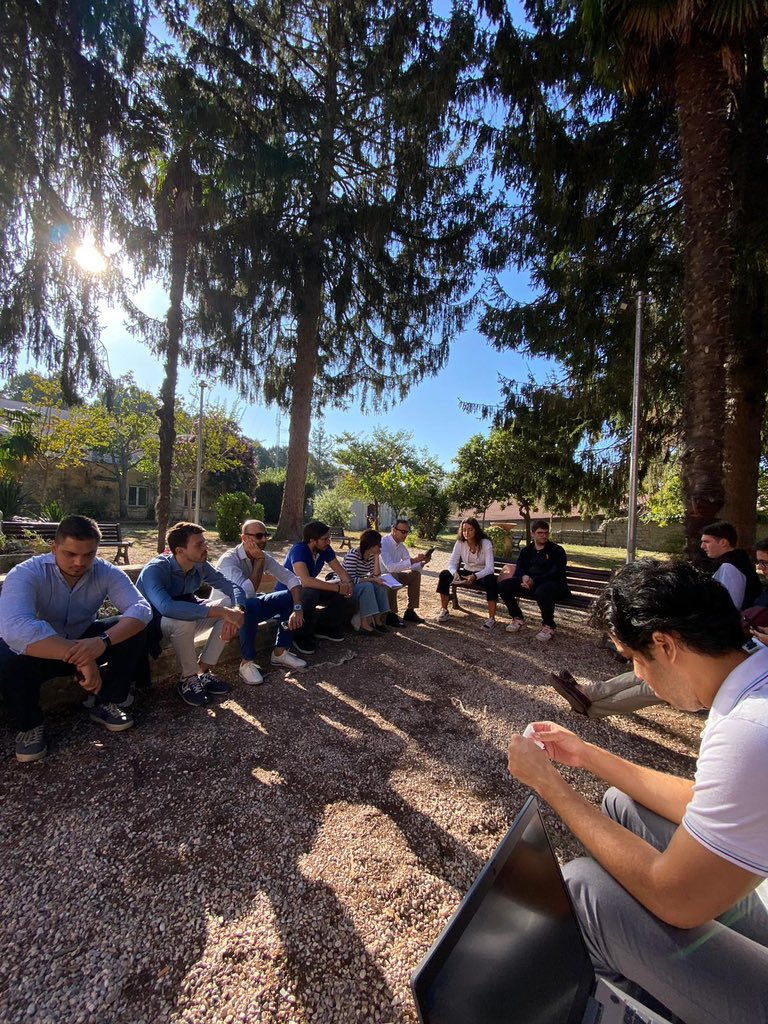 OcchettaF's tweet photo. @connessioniFP ha sostato nel fine settimana per curare la vita spirituale, celebrare l’amicizia, capire verso quale orizzonte camminare e per programmare l’anno. 
Inizieremo con il @CardRavasi nello scenario della Chiesa del Gesù di Roma. 
Molti i nuovi! https://t.co/ZYqLhl6MB1