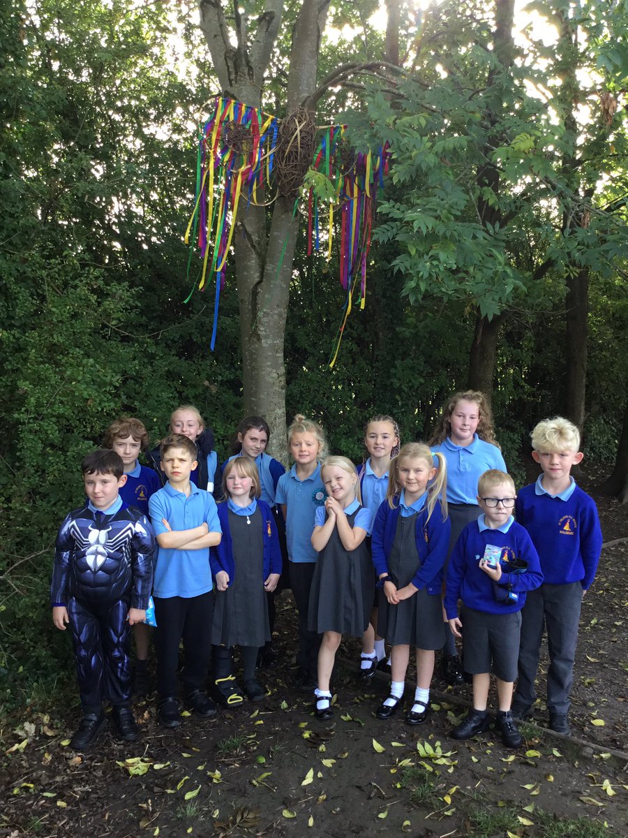 sthelensCEPS's tweet photo. Our worship leaders have been developing our outdoor reflection area and have used their weaving skills on our willow butterfly #ShineTogether 💫 #PrayerSpace ✨ https://t.co/2k9u54lYaO