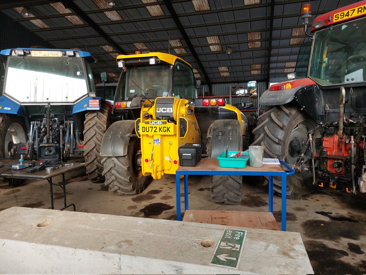 Graham Higginson (@grahamharpereng) on Twitter photo Getting ready for #hydraulic pressure and flow testing with <a href="/Webtec_Products/">Webtec</a> #flowmeter <a href="/CaseIH_UK_IRE/">Case IH UK & IRE</a> @NewHollandAG <a href="/JCBagriculture/">JCB Agriculture</a> <a href="/HarperAdamsUni/">Harper Adams University</a> <a href="/RVTractors/">Rea Valley Tractors</a> Getting ready for #hydraulic pressure and flow testing with <a href="/Webtec_Products/">Webtec</a> #flowmeter <a href="/CaseIH_UK_IRE/">Case IH UK & IRE</a> @NewHollandAG <a href="/JCBagriculture/">JCB Agriculture</a> <a href="/HarperAdamsUni/">Harper Adams University</a> <a href="/RVTractors/">Rea Valley Tractors</a>