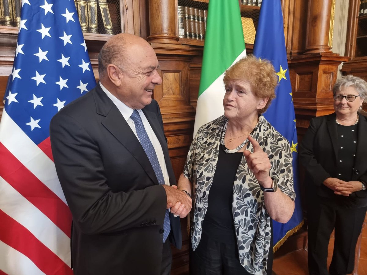 CoordNOantisem's tweet photo. Yesterday I met with US Special Envoy Amb. Deborah Lipstadt @StateSEAS at Palazzo Chigi. We expressed together our full and total support to Israel and the Jewish Communities worldwide https://t.co/KCsmcyh61y