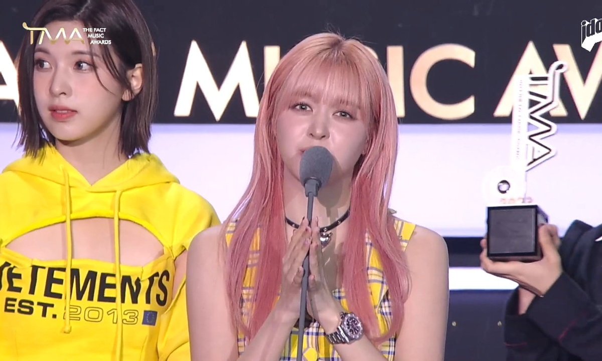 lucie ฅ^•ﻌ•^ฅ ot6 🩵 tweet media