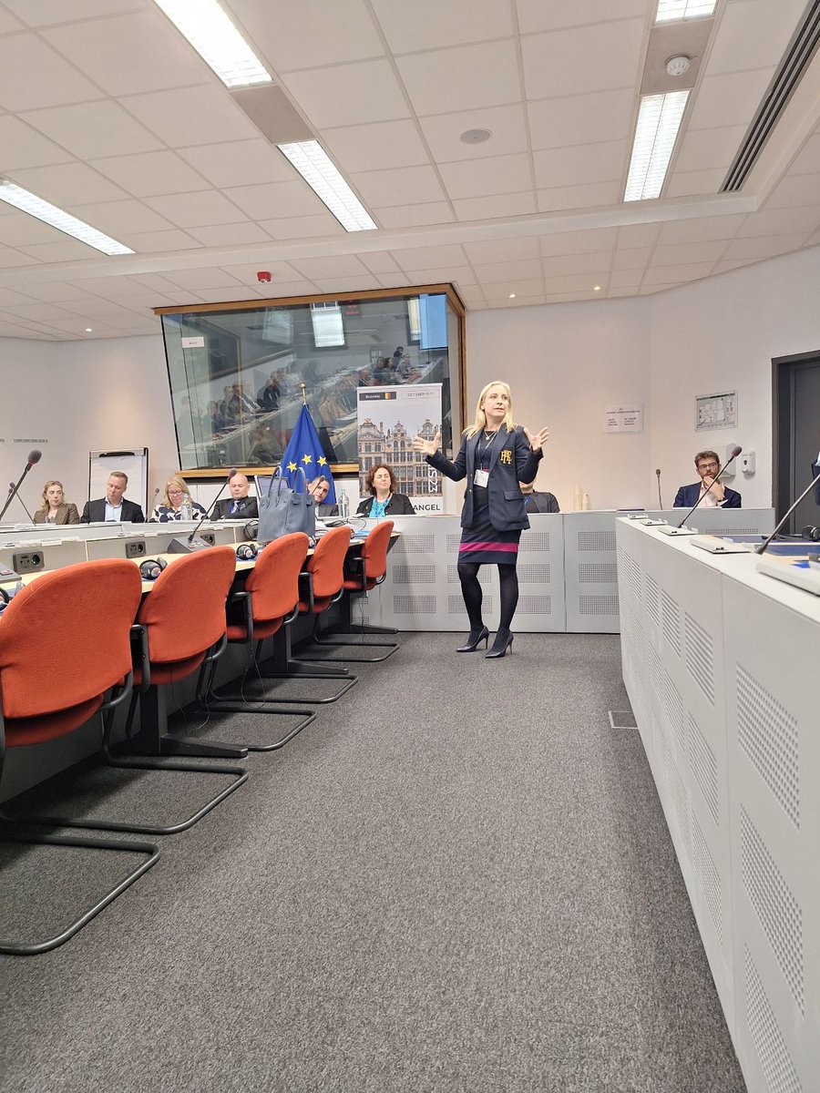 Amazing insights from Audra Shallal on how to craft a killer elevator pitch 🤩thank you for sharing your expertise at #EAIS23