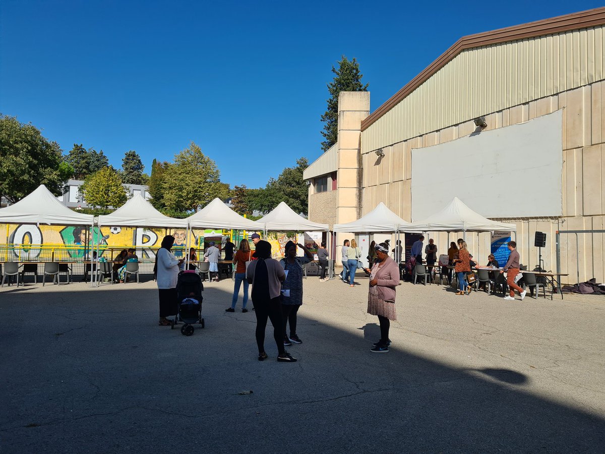 Belle réussite que le forum de recrutement, organisé par le PE de #Privas, avec l'appui  de la Mairie. Cette action conduite au coeur du Quartier Prioritaire de la Ville, a reçu la visite de plus de 200 personnes. Une fois de plus,"allez vers" est au coeur de nos préoccupations.