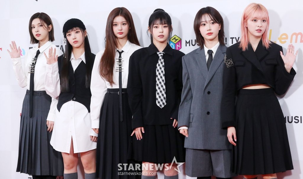 mixxchive's tweet photo. #NMIXX at The Fact Music Awards (TMA) Red Carpet ©press https://t.co/MnvZP5zYDv