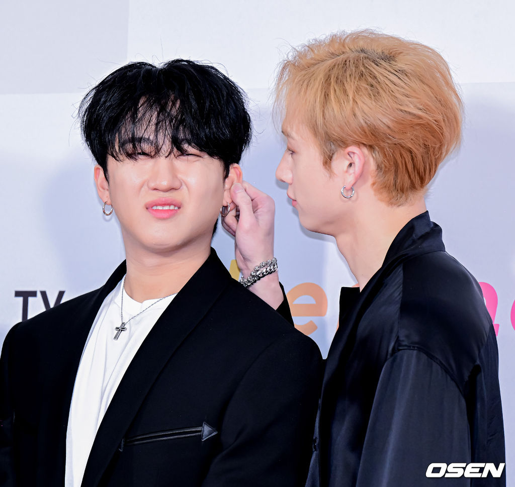 viraltakes's tweet photo. Changbin and Bang Chan at the 2023 The Fact Music Awards. https://t.co/dPBI79ivUI