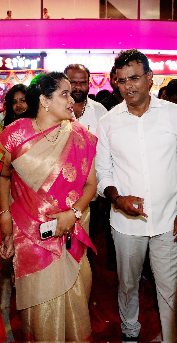 SIRISHA_AVANI's tweet photo. Our Cousin Mr Vamsi's PELICAN - United, drive-in (Bachupally) launched by our honourable MLA's Sri Mahipal Reddy garu (patancheru), Sri Vivek Goud garu (Qutbullapur), Sri Byreddy Sidharthreddy garu. @KTRBRS @RaoKavitha @BRSparty @KTRoffice https://t.co/iU5b4yzqom