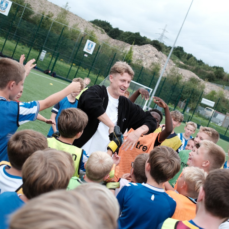 swfc's tweet photo. Owls Soccer Camps are back from Monday 23 October ๐ฆ
Youngsters can sign up now for a week of football activities with @SWFCCP! โฝ๏ธ
#swfc | #swfccp