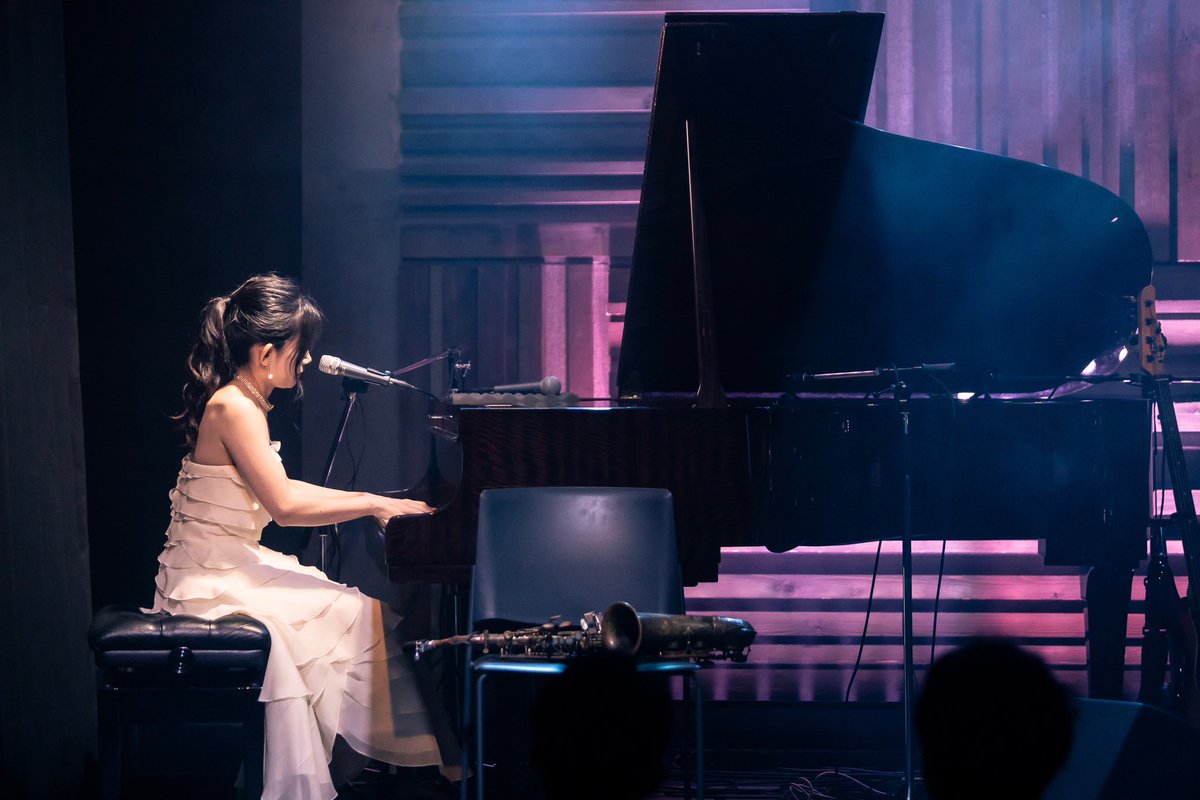 miera__official's tweet photo. 【ライブ開催と今後の活動について】

皆さま、長らくご無沙汰しております。
mieraです。

ライブ後の投稿をせず、皆さまには大変ご心配をおかけしてしまい申し訳ございません。

長文になりますがインスタにてご報告させていただきました。

ぜひ読んでいただきたいです🙏

https://t.co/lW4RlNNYPH https://t.co/sKHlJkPc25
