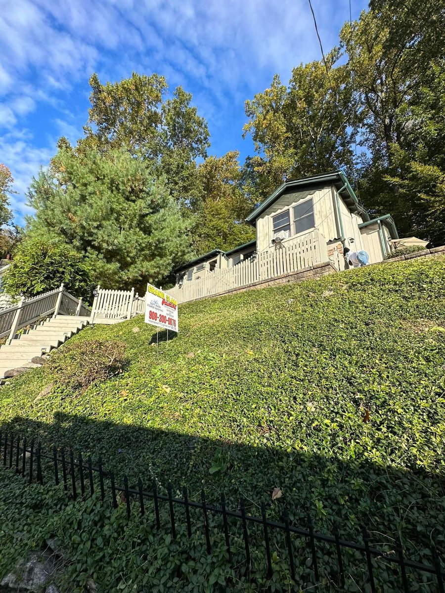 RealNickAMarino's tweet photo. Hello Sparta‼️

Here we are about to paint this lovely Lake house for my guy 👌🏼💯🔗⚾️🎨

https://t.co/0OhOYYlMX8
.
.
.
.
.
.
.
#lakehouse #lakelife #grandslampainting #paintersinspartanj #vacationhousepainter #nickmarino #shoplocalpainters #grandslampainting #spartahousepainter https://t.co/RfHSugryjL