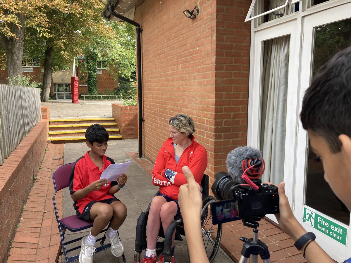 #SecondarySchool #schoolGames imagine being able to inspire your pupils about #SportsBroadcasting + letting them also experience #Commentary + Interviewing with elite athletes and broadcasters, with @classcomment you can, get in touch via danstrange.tv/class-commenta…