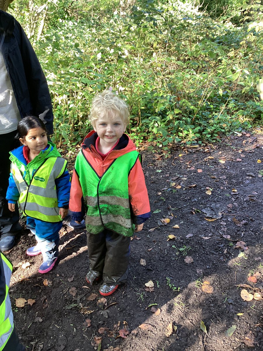 CarlibarNursery's tweet photo. Fereneze had a fantastic time down at the woods. Lots of Mud, fun and adventure #muddymovers #woodlandadventures #freedom #daredevils https://t.co/dyd5hN21Er