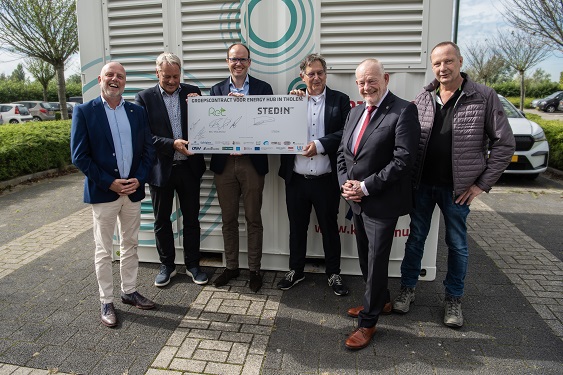 CREATORS (@creators4you) on Twitter photo 🔌 Exciting news from Tier 2 pilot Tholen! 
Tholen's energy grid is getting a game-changing upgrade with our pioneering "Group Capacity Agreement" between REC Tholen Energy Center and Stedin. 
Innovation at its finest! 💡⚡
#EnergyEfficiency #Innovation #SustainableEnergy 🔌 Exciting news from Tier 2 pilot Tholen! 
Tholen's energy grid is getting a game-changing upgrade with our pioneering "Group Capacity Agreement" between REC Tholen Energy Center and Stedin. 
Innovation at its finest! 💡⚡
#EnergyEfficiency #Innovation #SustainableEnergy