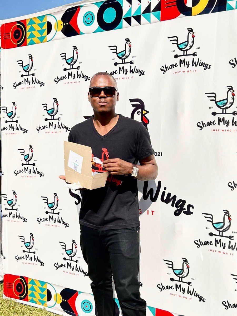 SammyMhaule's tweet photo. I'm happy to announce our - @Sharemywings Kitchen will be Open next Monday 16 Oct 023 🗓️
 
You Should Never Stop 🛑 Dreaming..
Share My Wings- Just Wing It 
#JustWingit 
Order and collect on: 087 012 6153
CoSpace Midrand
1024 Brand Road, President Park, Coming to a city near📍 https://t.co/H5hzn0zQCT
