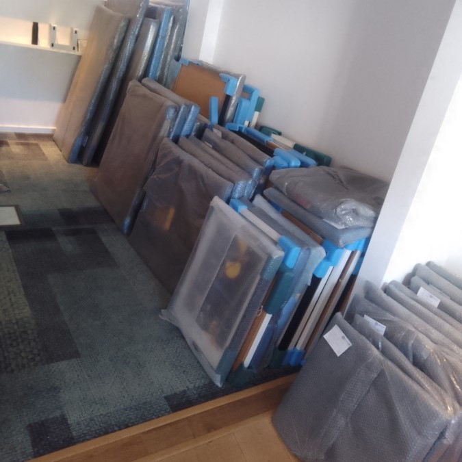 EBISS_UK's tweet image. Whether a single piece, or an entire pop-up gallery, we work with you to create the solution that is YOUR perfect fit. We run regular shuttle runs between Sussex &amp;amp;  London. 
This London pop-up was by Brighton's fabulous @enter_gallery  #popupgallery #Brighton #artshuttle