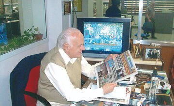 Hace 48 años José María Sáez fundaba <a href="/ElChubut/">Diario EL CHUBUT</a>, uno de los diarios más reconocidos de la región que hoy es parte de la vida de todos los chubutenses. 
Muchas felicidades a sus trabajadores y a <a href="/grupochubut/">JOSE MARIA SAEZ</a> en este nuevo aniversario!