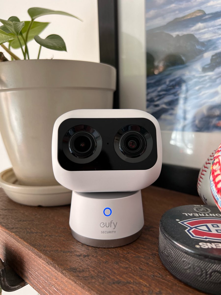 EufyOfficial's tweet image. Enter the future of home security with the Eufy IndoorCam S350! 🏡

With 4K clarity AI tracking and Dual Cameras, you'll be able to focus on the moments that matter 👨‍👩‍👦 🐶

Learn more 👉 eufyofficial.com/hVCJnP

#indoorsecuritycamera #nannycamera #eufyDualCam