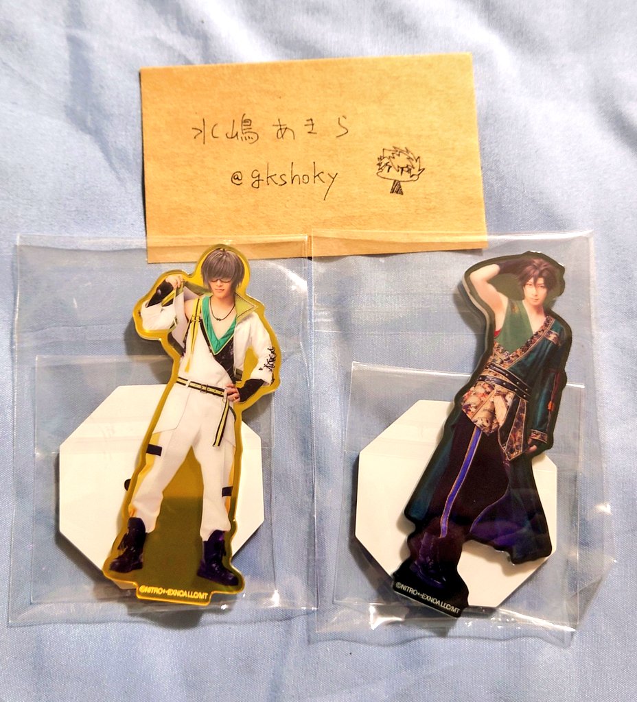 gkshoky's tweet photo. 【譲渡】刀ミュ　乱舞野外祭　すえひろがり　アクスタ　缶バッジ

譲
アクスタ：桑名○、御手杵
缶バッジ：豊前○、松井○、桑名○、水心子○、物吉、日向、蜻蛉切
　　
求
定価(＋送料)

○は無印より同数以上同時に
無印は単体譲渡可

４点以上お引取いただける場合はこちらが送料負担いたします。 https://t.co/d1hpOCWA8b