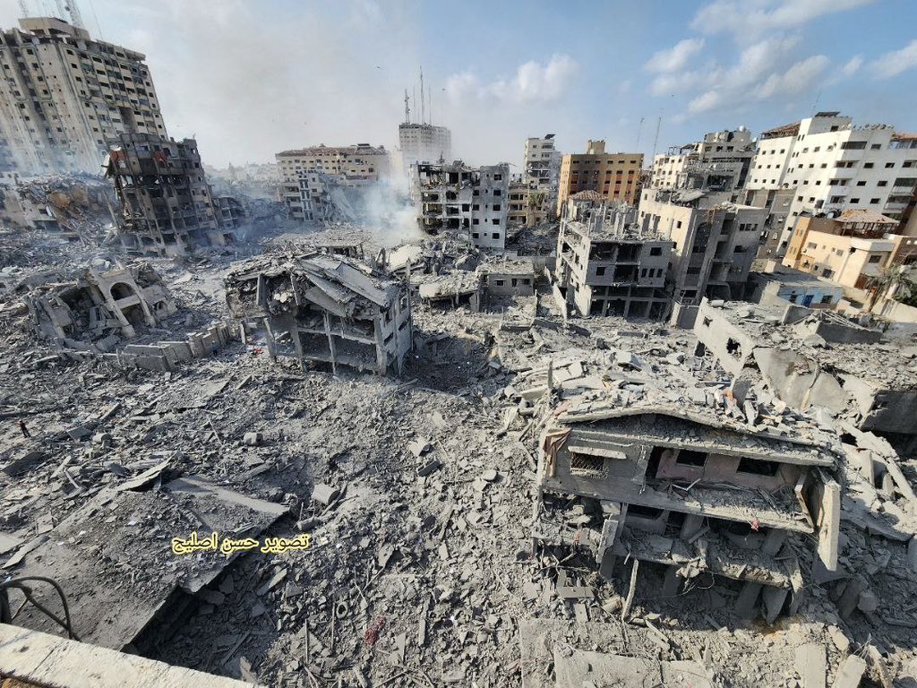 Timesofgaza's tweet photo. Al-Rimal neighborhood, which used to be one of Gaza’s most vibrant areas, has been turned into rubble by the lsraeli air attacks. https://t.co/HvL4CZ6kTX